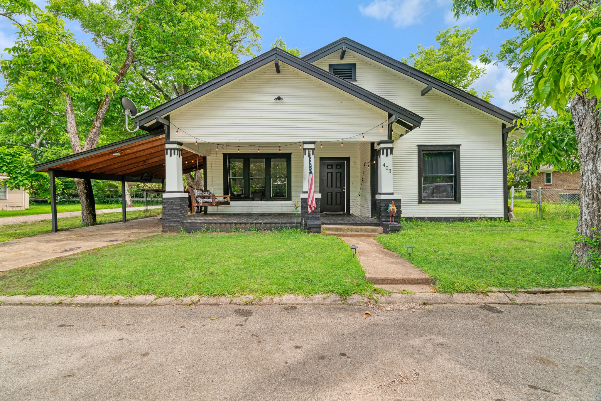 403 Monroe Deport TX 75434