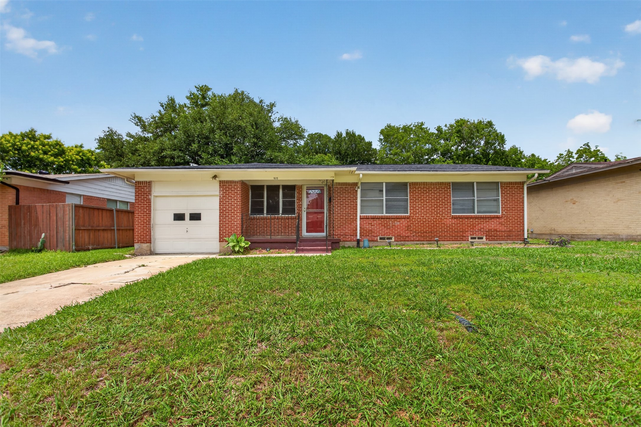 1619 Longview Street Mesquite TX 75149