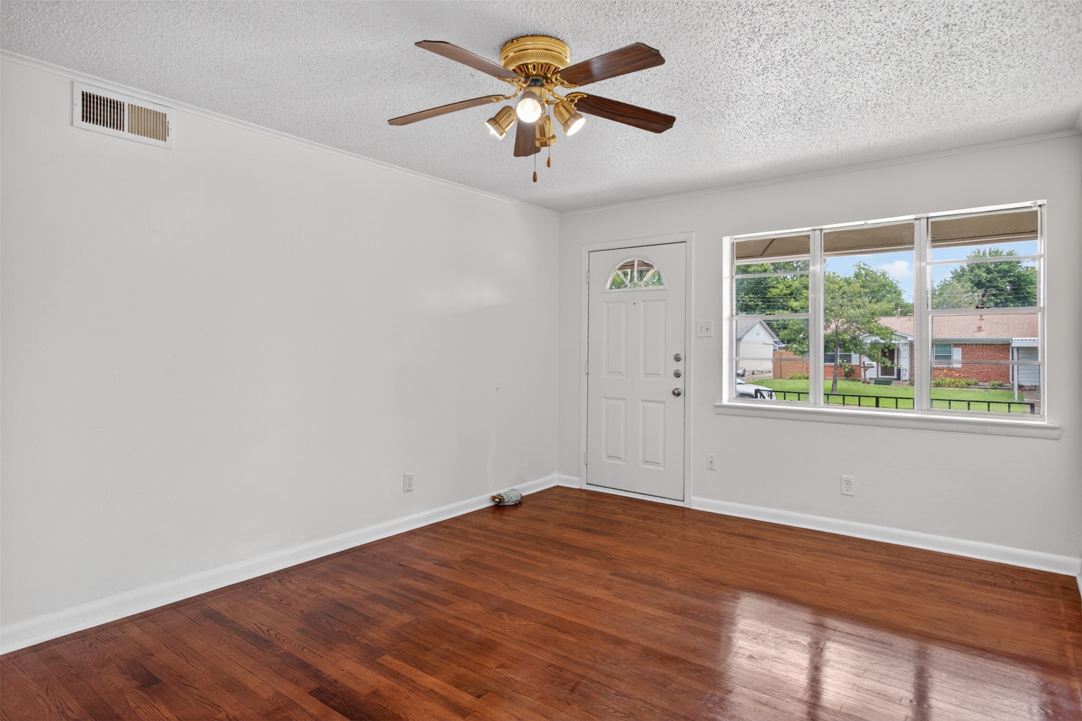 1619 Longview Street Mesquite TX 75149