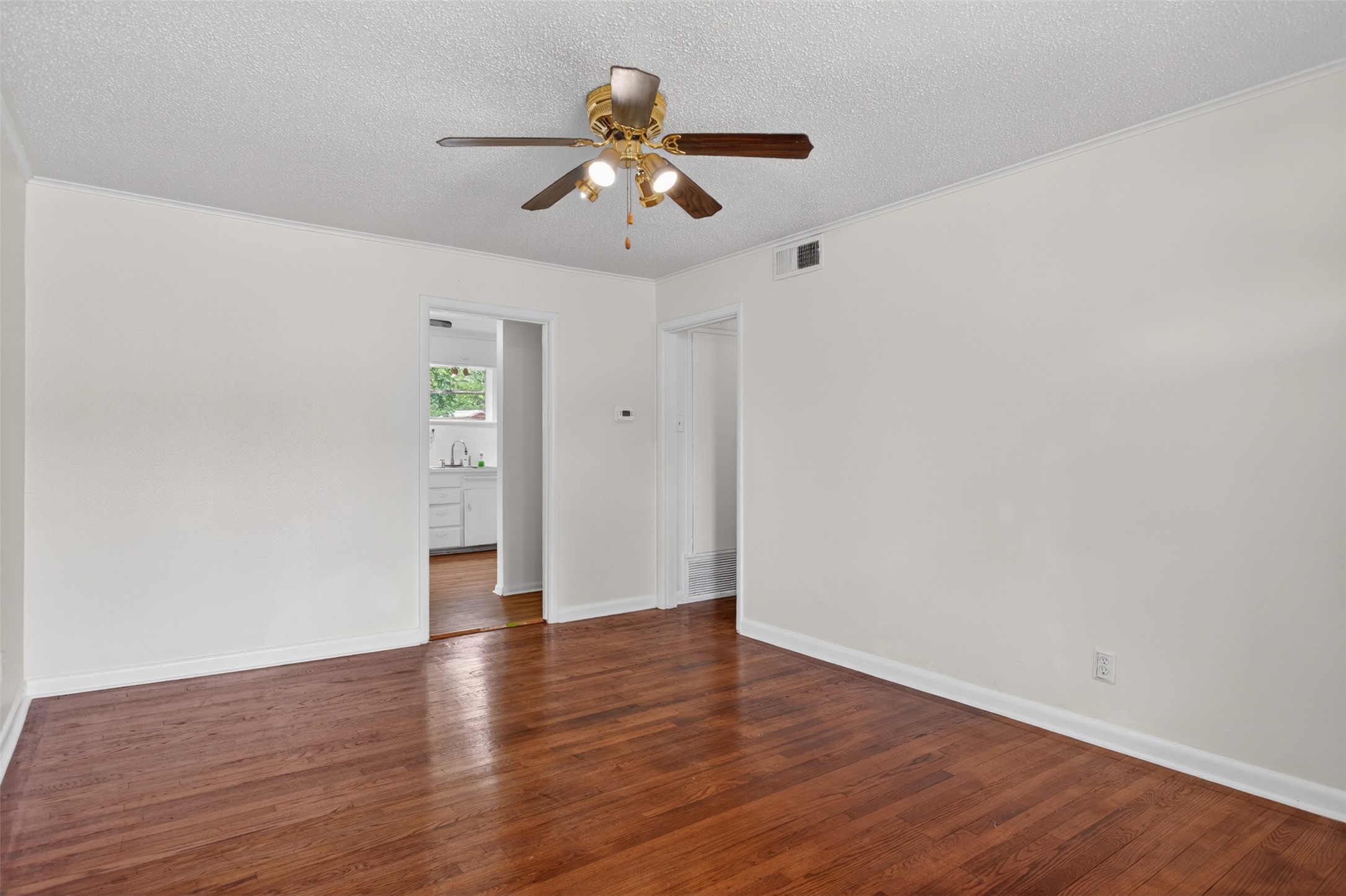 1619 Longview Street Mesquite TX 75149