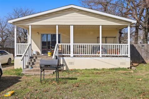 204 S Wickham Street Alvord TX 76225