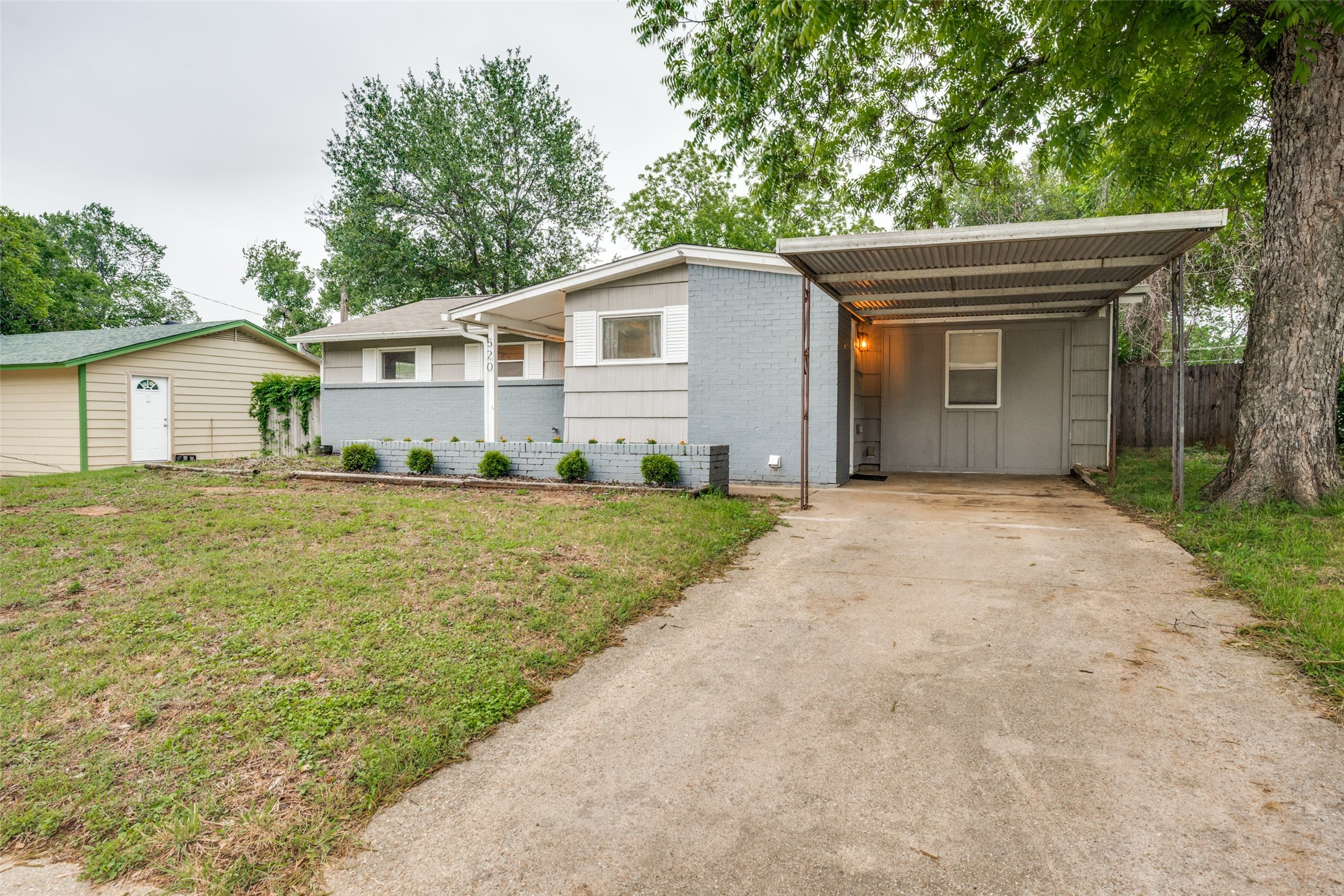 520 W Inwood Drive Arlington TX 76010