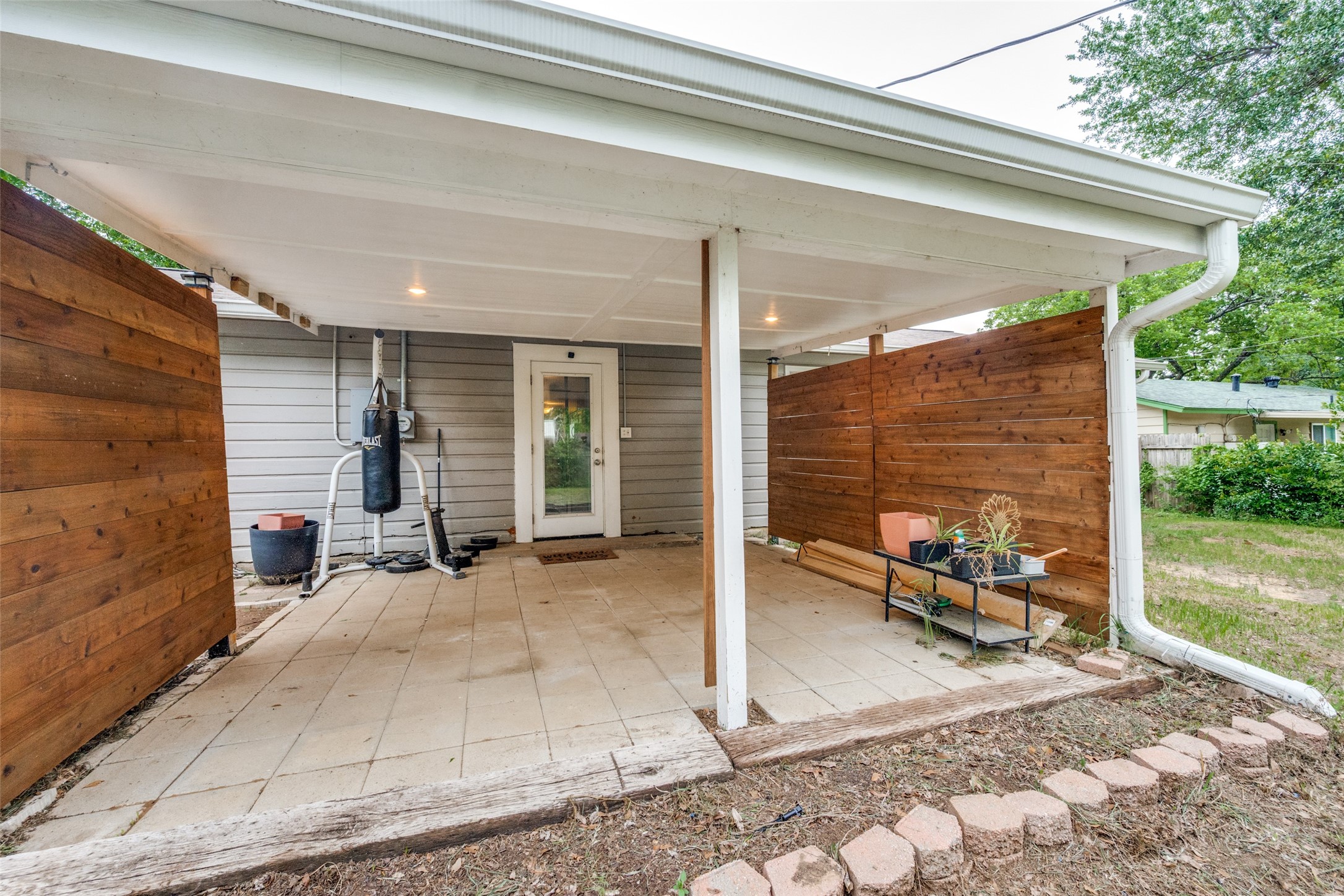 520 W Inwood Drive Arlington TX 76010