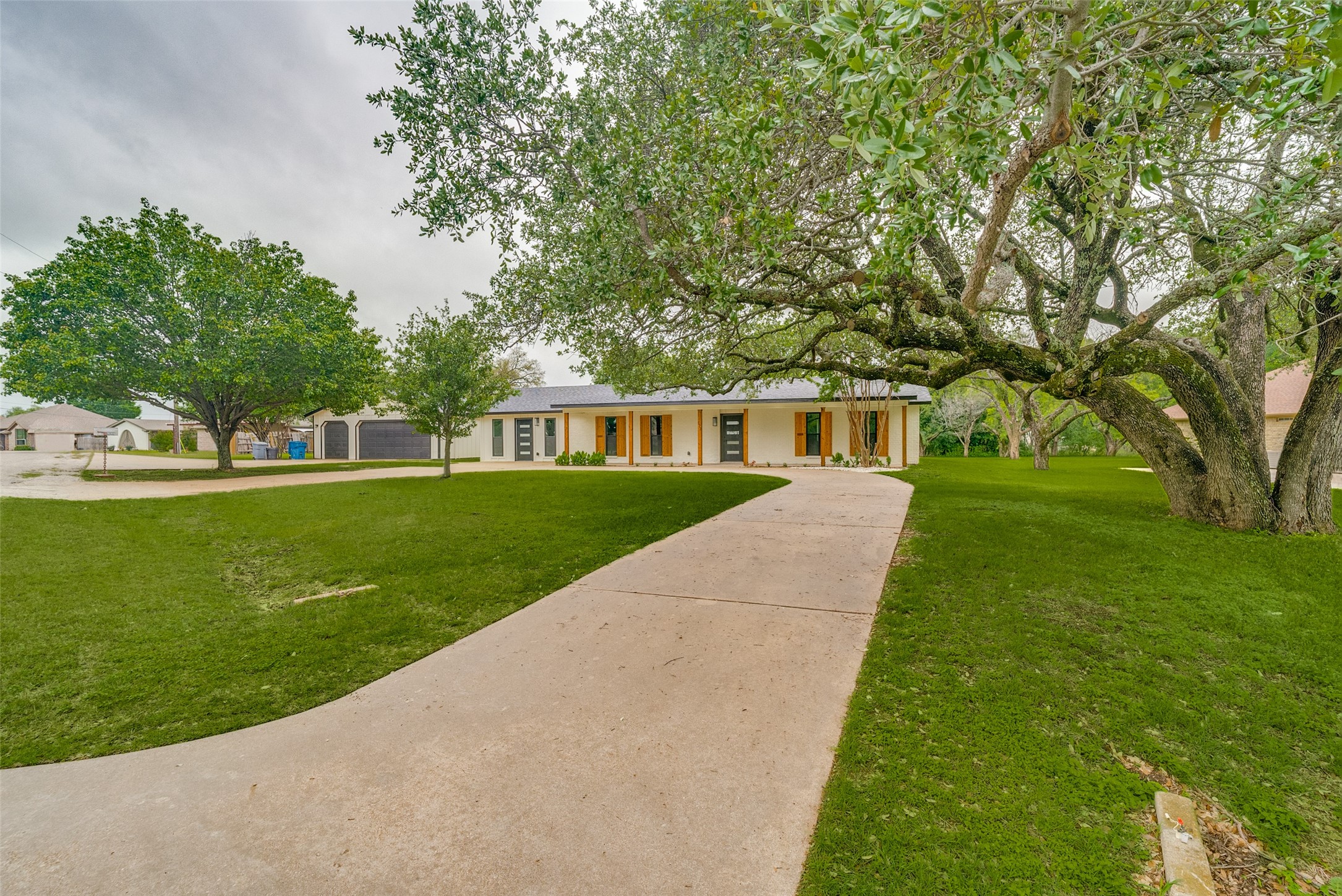 512 Grandview Drive Granbury TX 76049