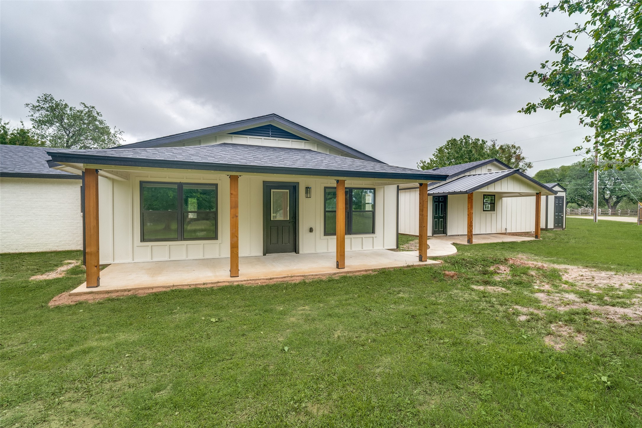 512 Grandview Drive Granbury TX 76049