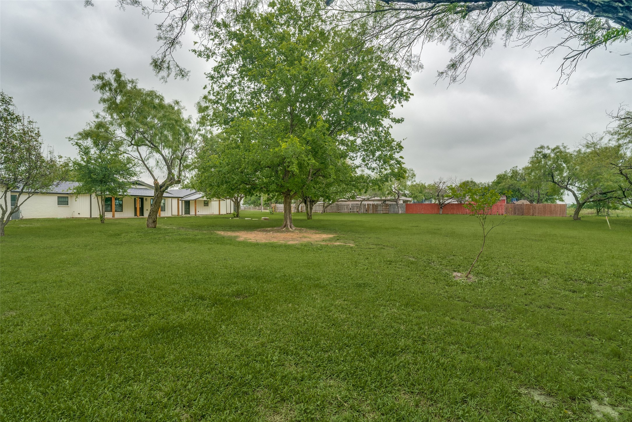 512 Grandview Drive Granbury TX 76049
