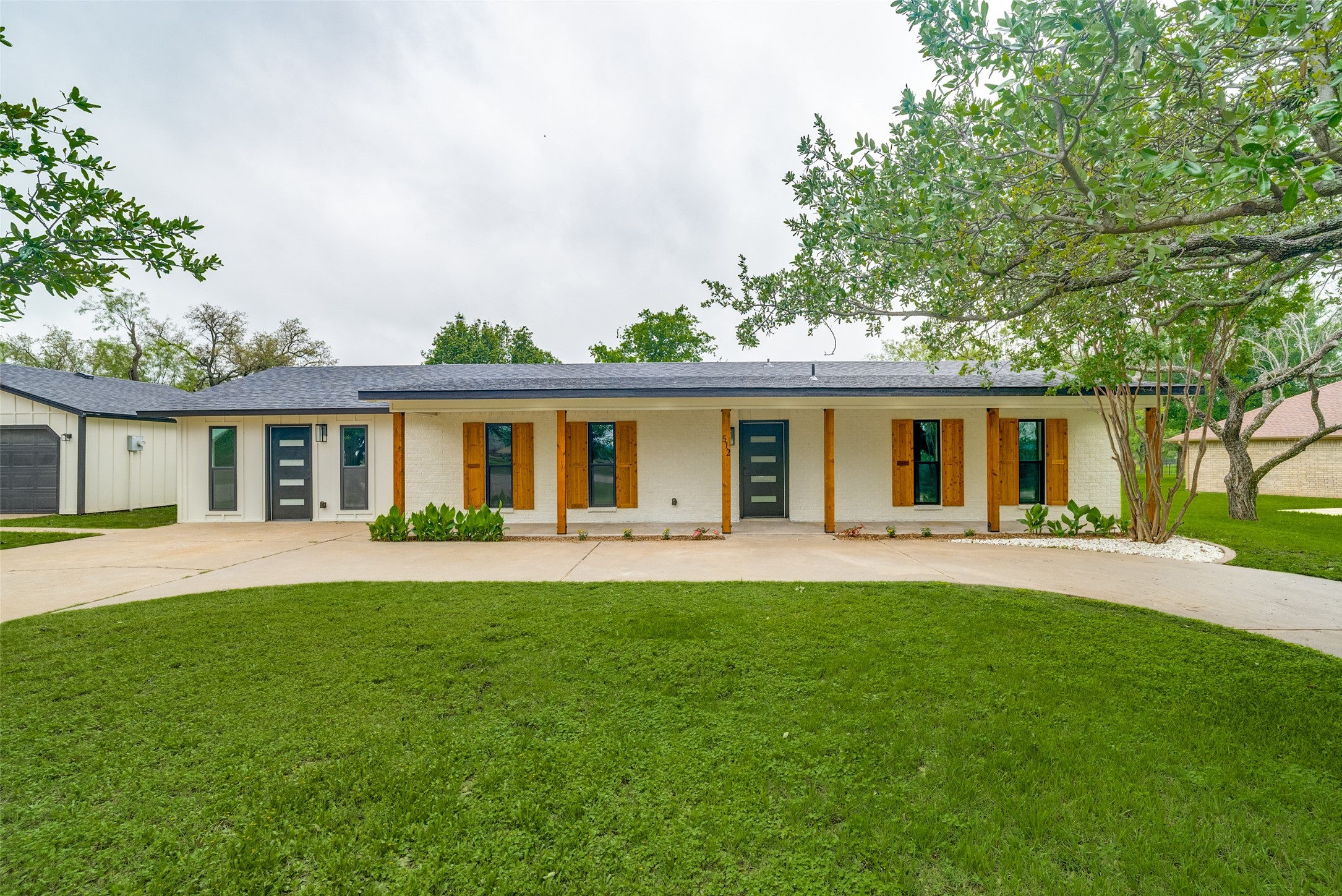 512 Grandview Drive Granbury TX 76049