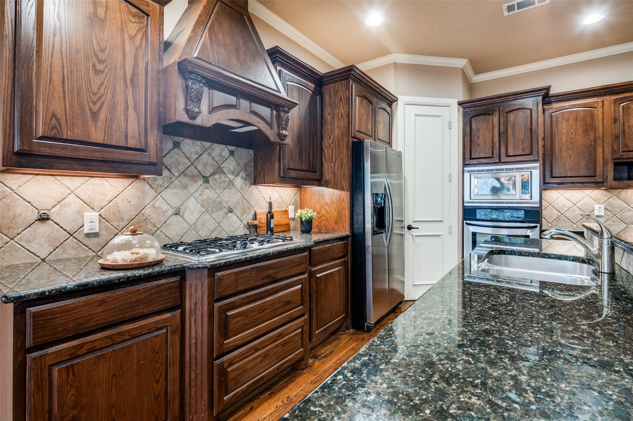 1854 Masters Drive Desoto TX 75115