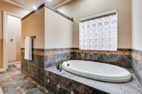 1854 Masters Drive Desoto TX 75115