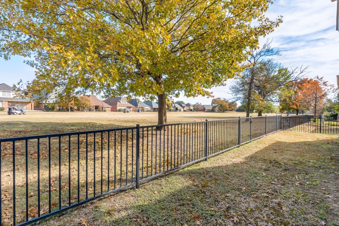 1854 Masters Drive Desoto TX 75115