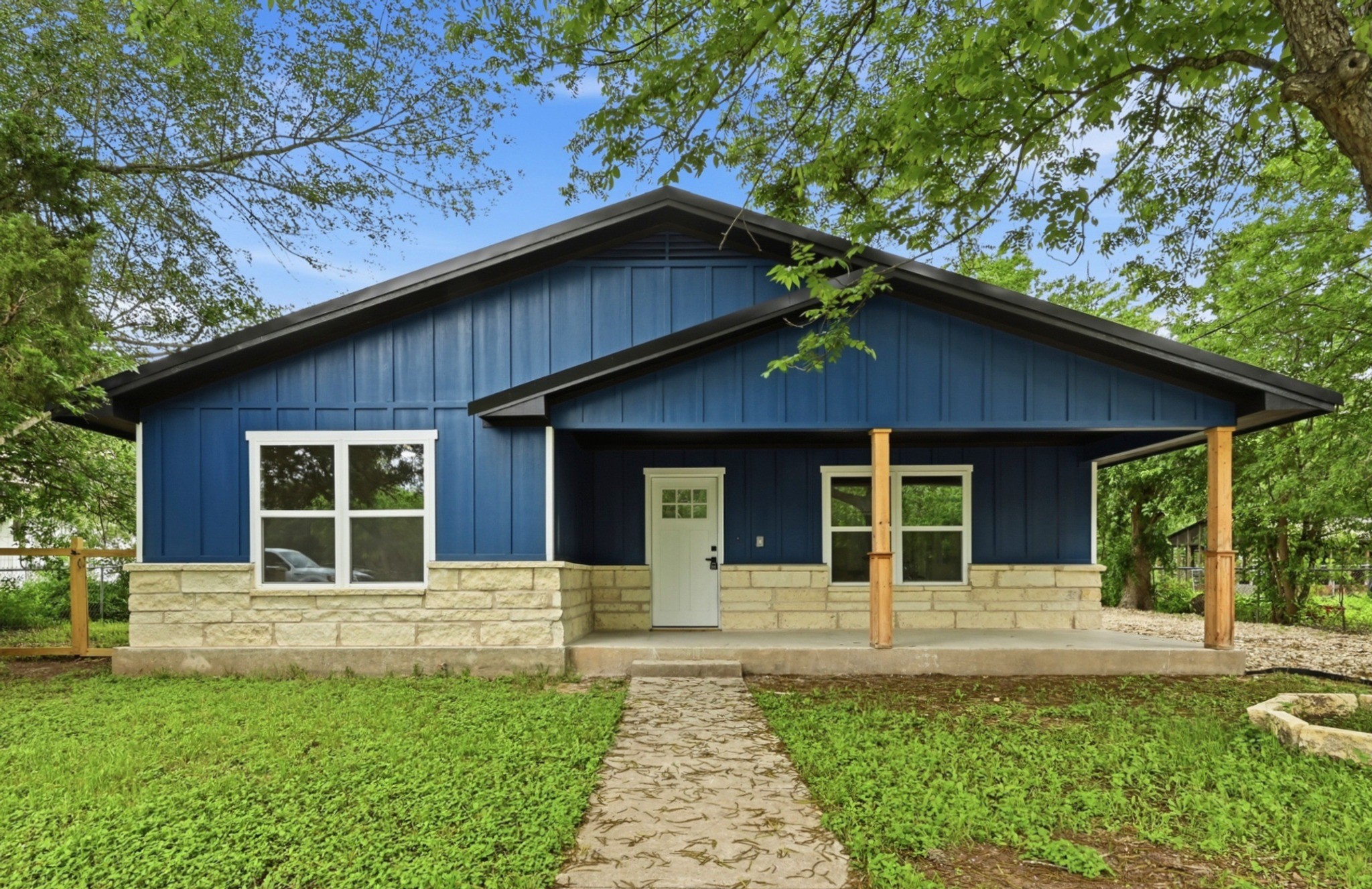827 Clearfork Street Lockhart TX 78644