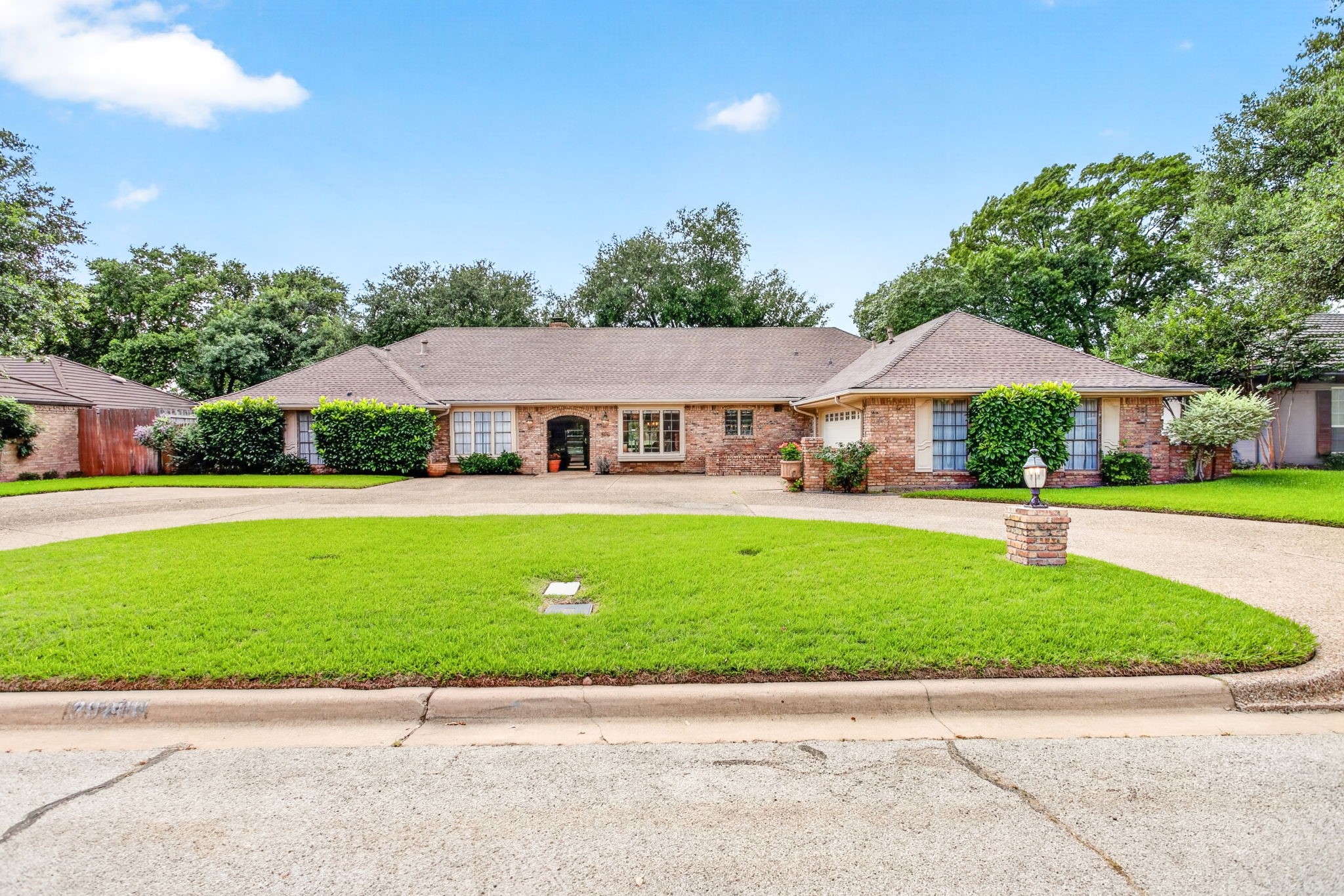 3929 Diamond Loch W North Richland Hills TX 76180