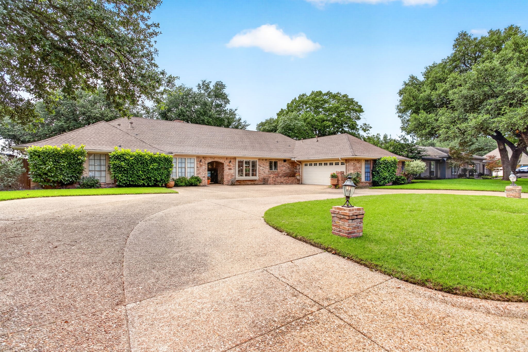 3929 Diamond Loch W North Richland Hills TX 76180