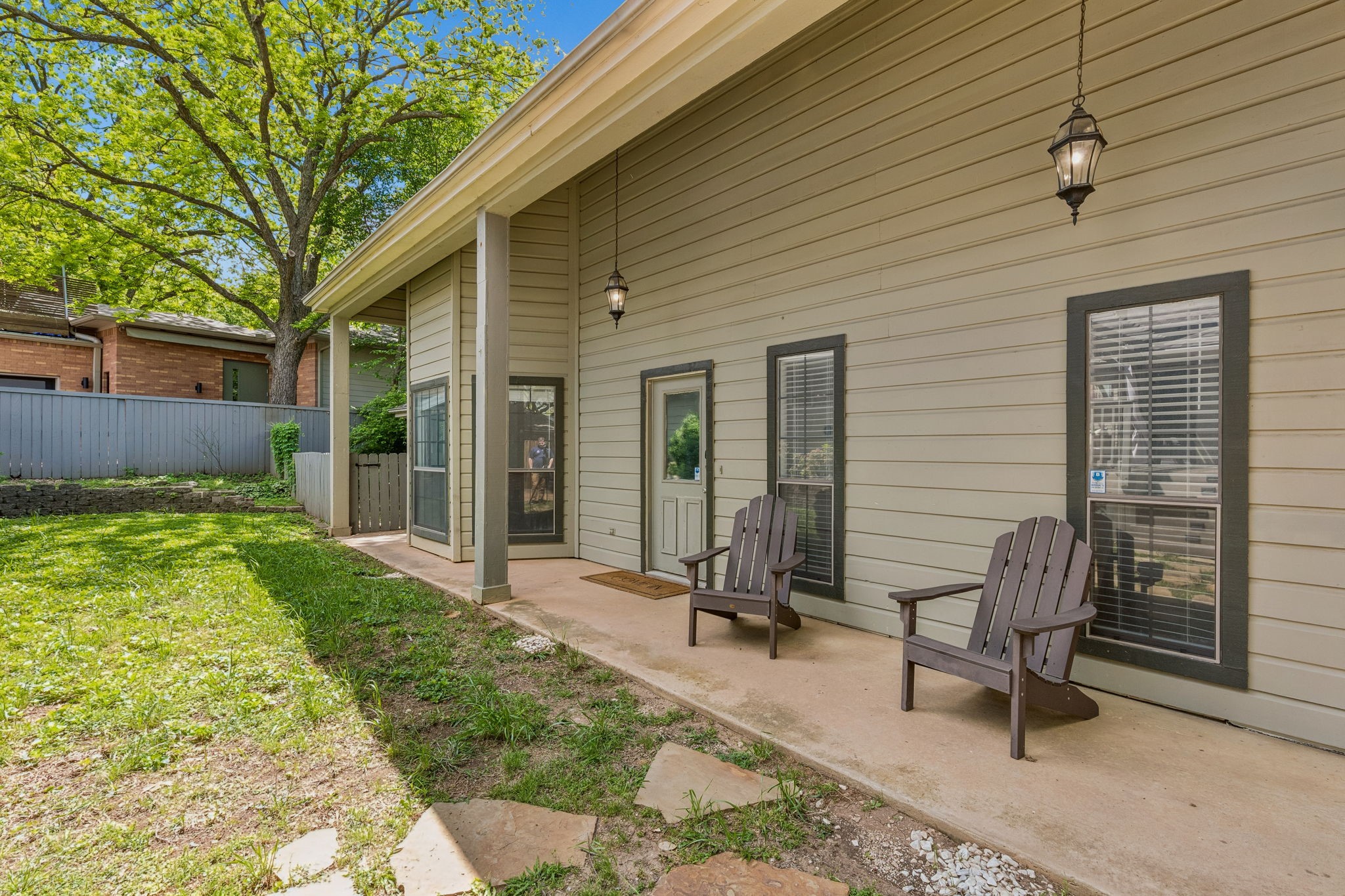 8709 Labron Avenue Dallas TX 75209