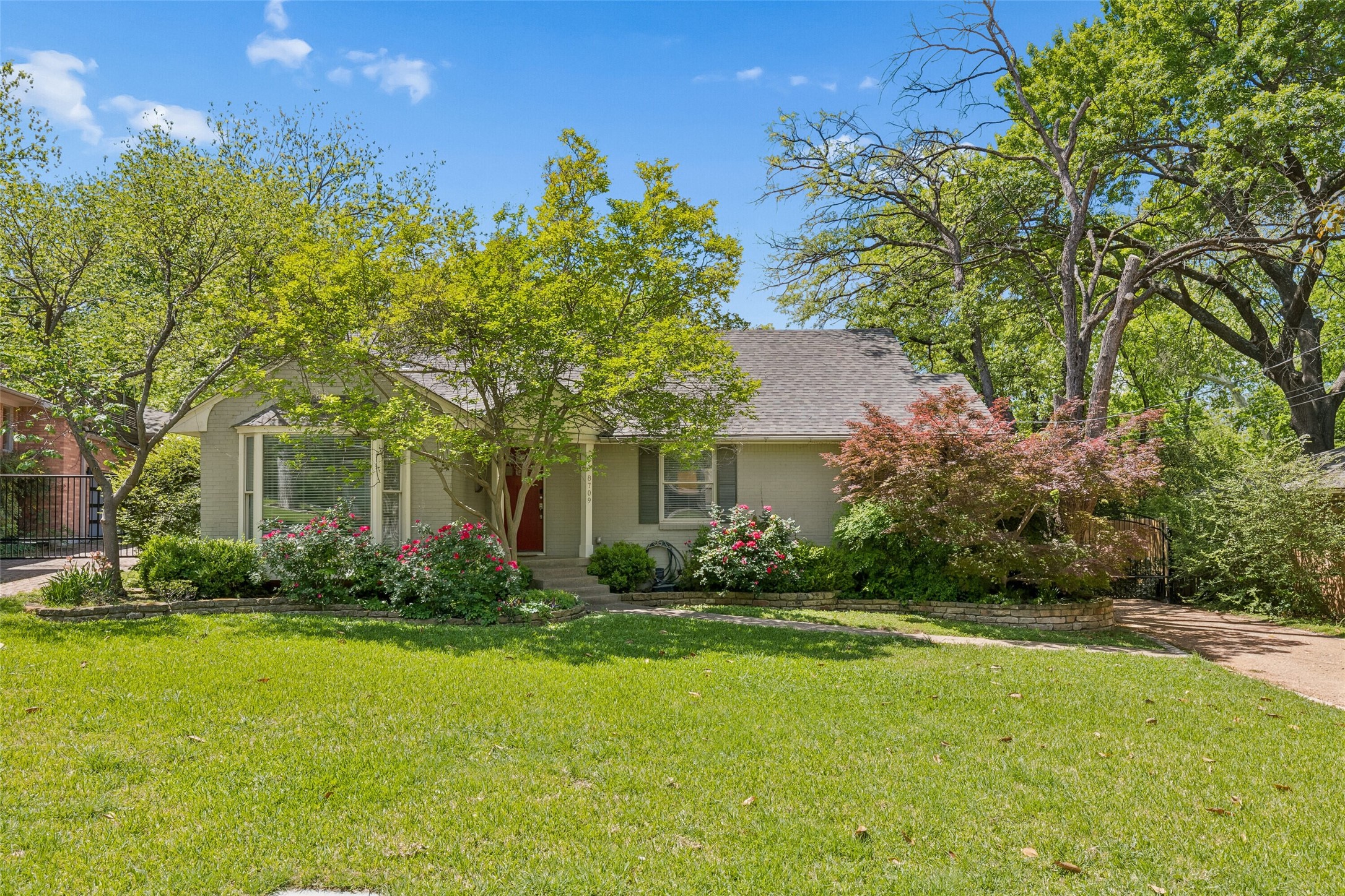 8709 Labron Avenue Dallas TX 75209