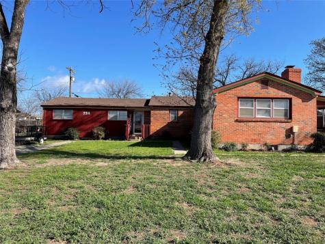 724 E 6th Street Baird TX 79504