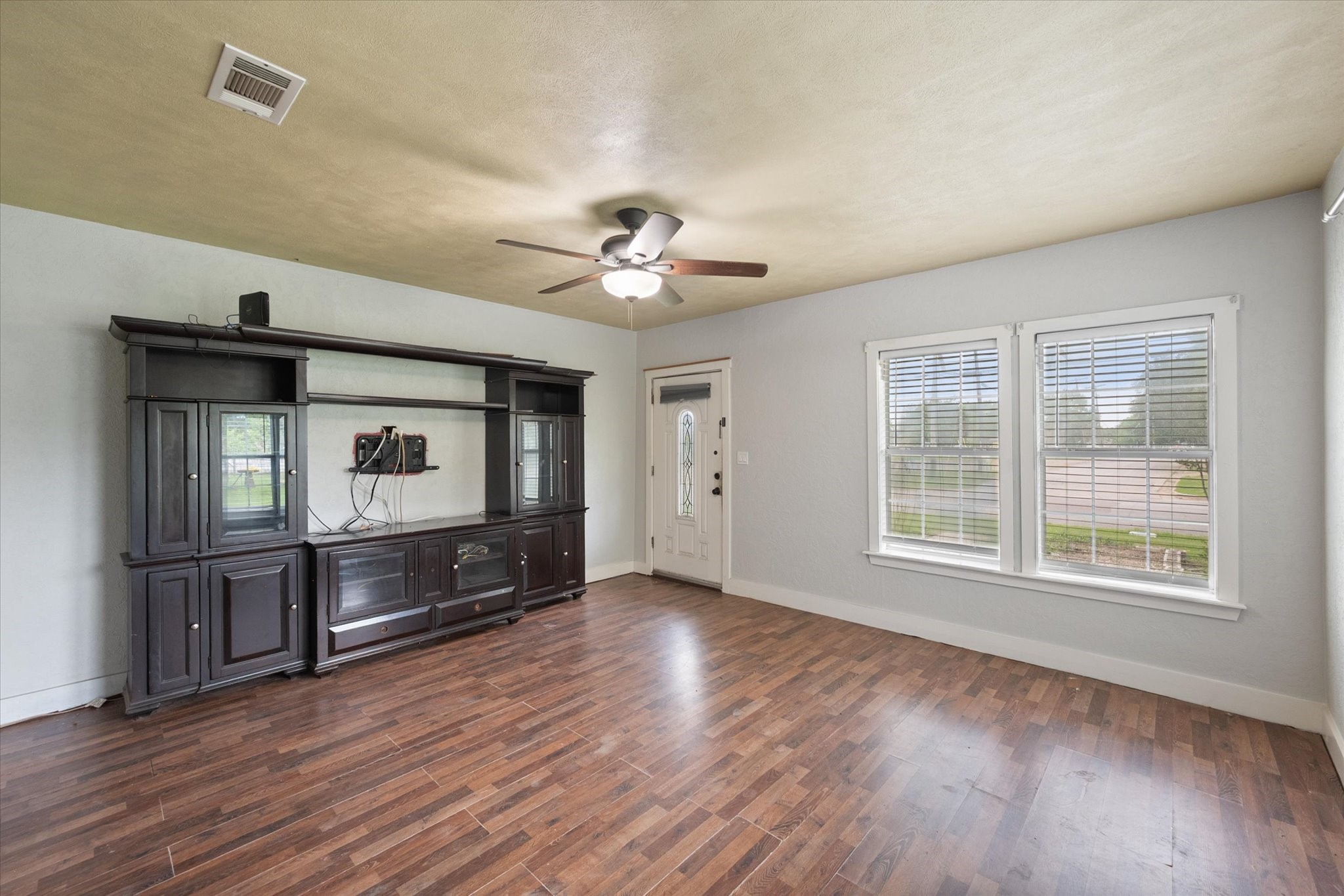 2001 N Beaton Street Corsicana TX 75110
