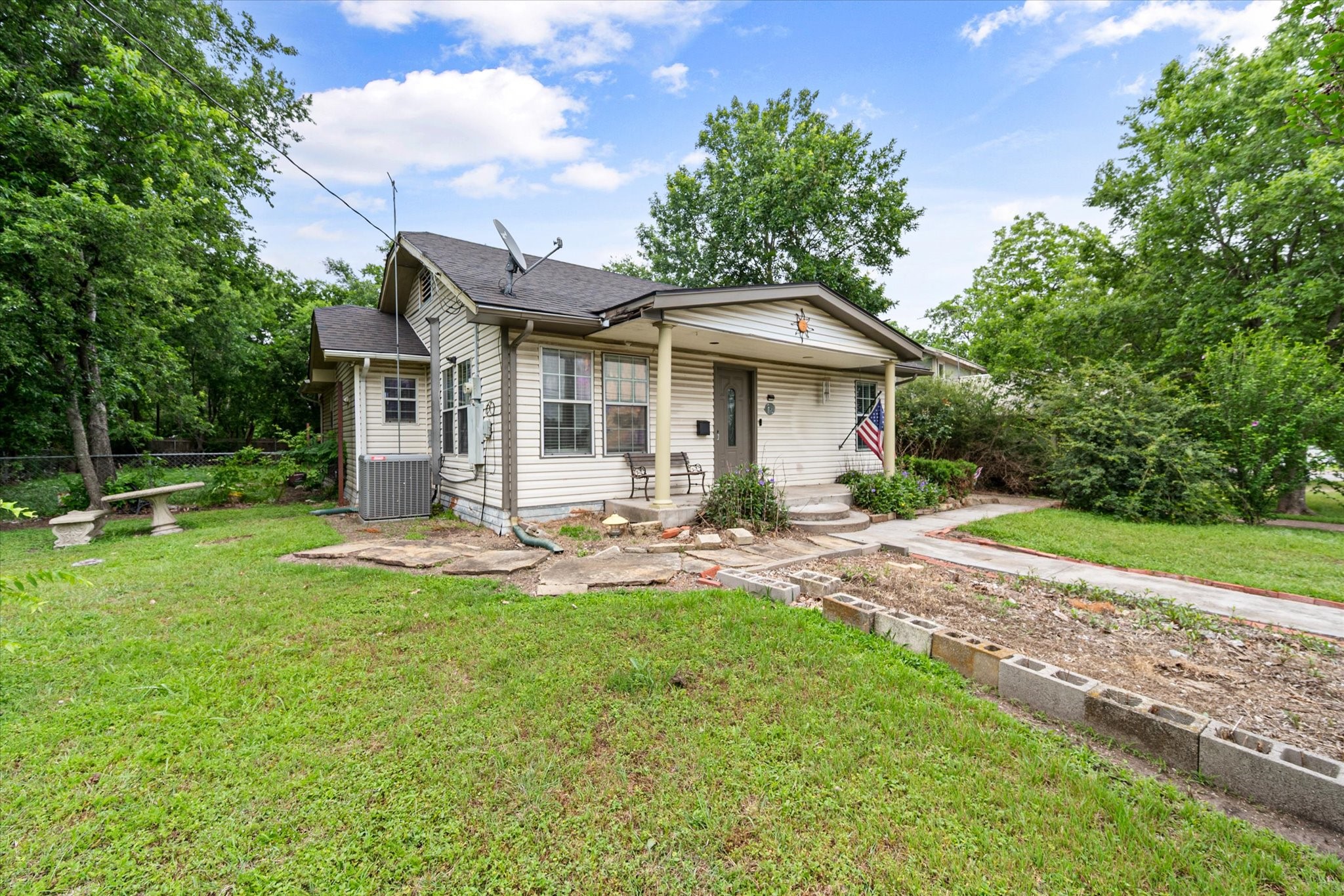 2001 N Beaton Street Corsicana TX 75110