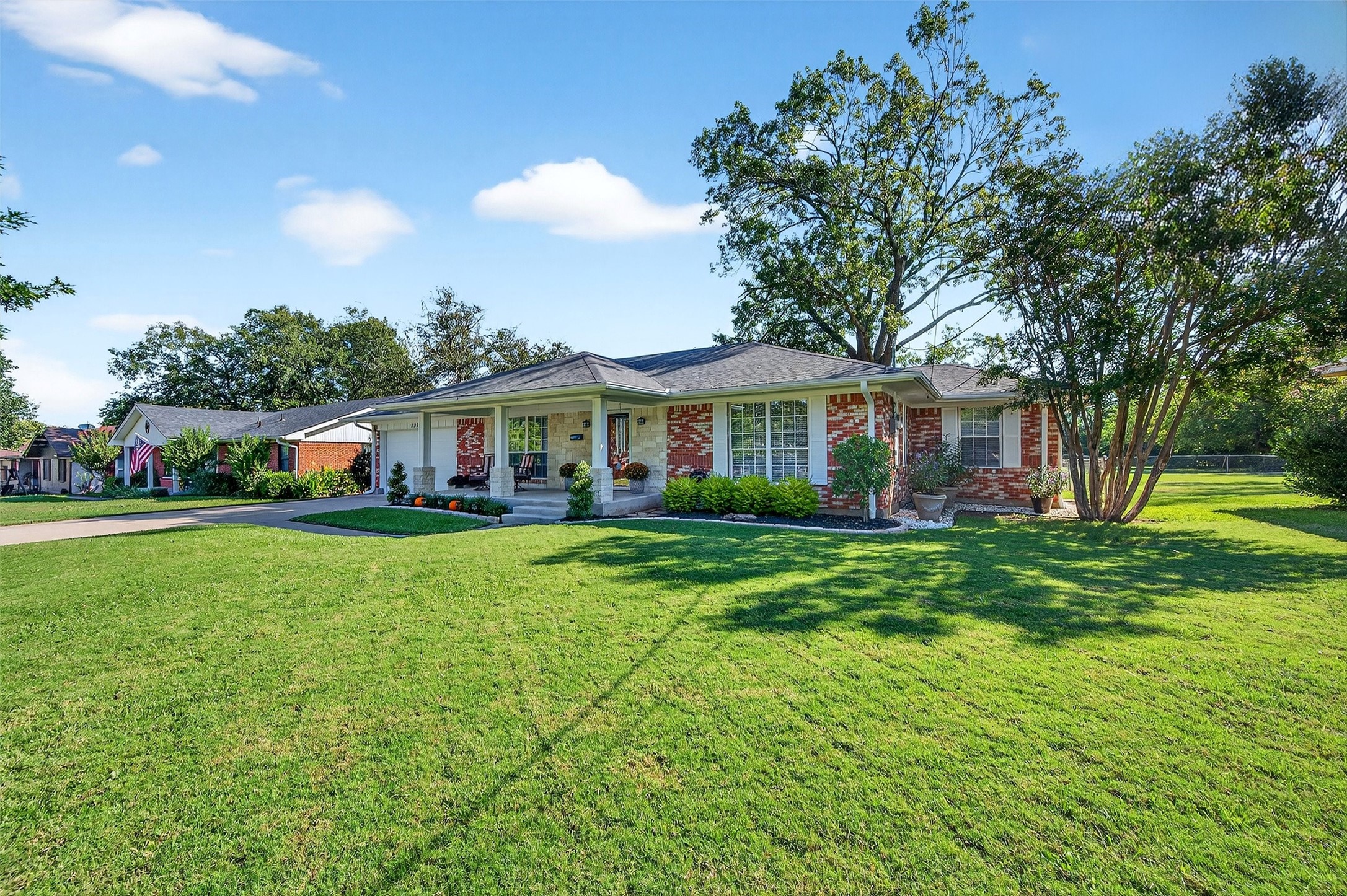 230 Center Street Whitesboro TX 76273