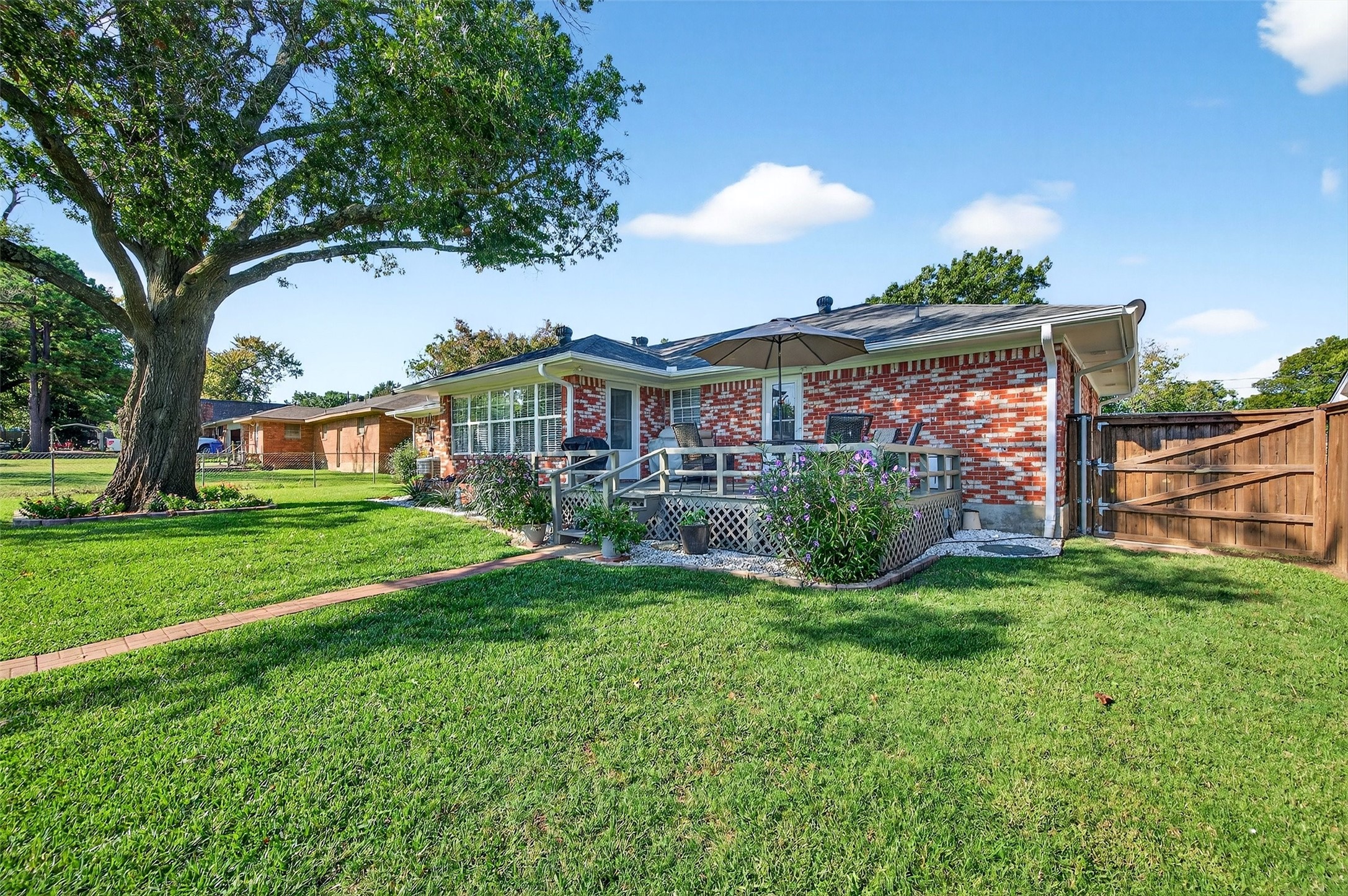 230 Center Street Whitesboro TX 76273