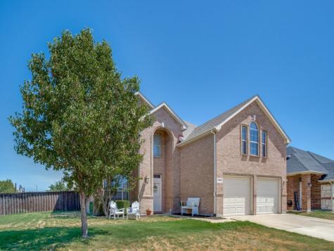 1356 Clearwater Drive Grand Prairie TX 75052