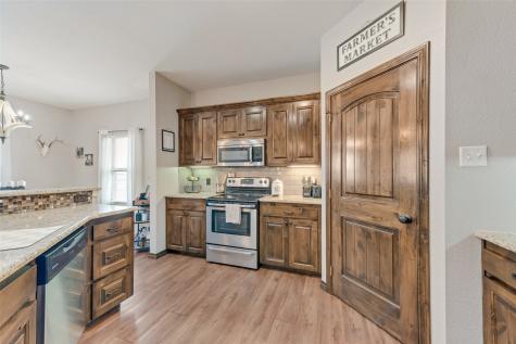 120 Horseshoe Lake Drive Edgewood TX 75117
