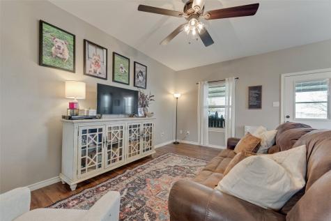 120 Horseshoe Lake Drive Edgewood TX 75117