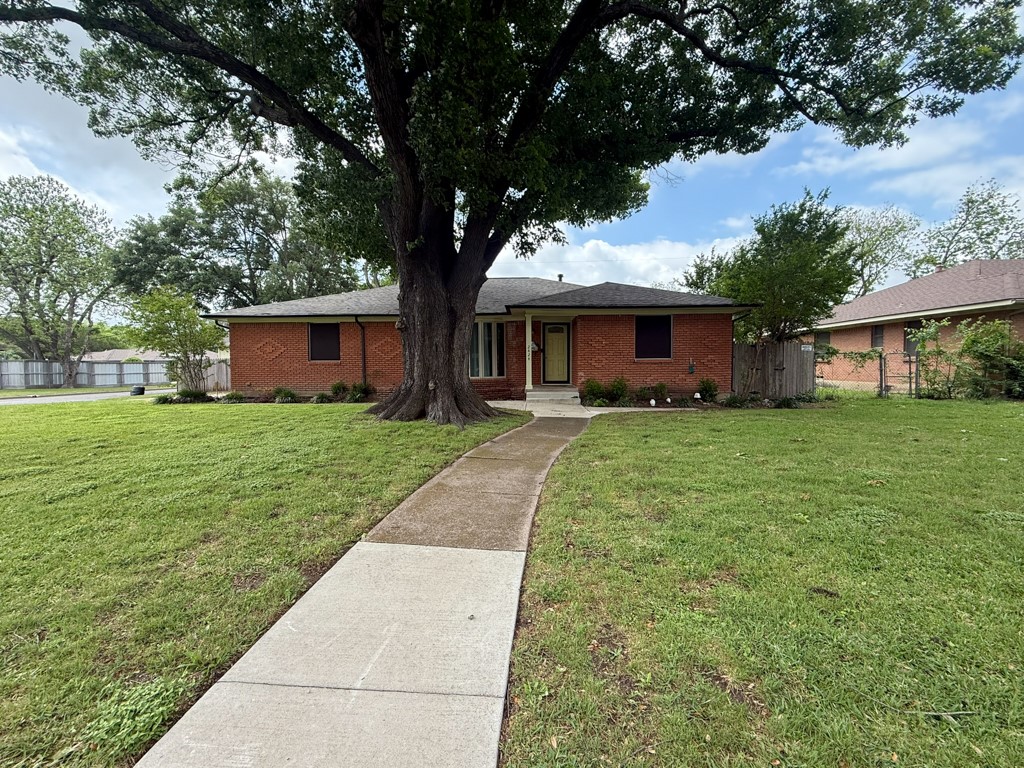 2424 Dorrington Drive Dallas TX 75228
