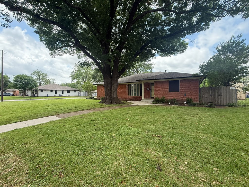 2424 Dorrington Drive Dallas TX 75228
