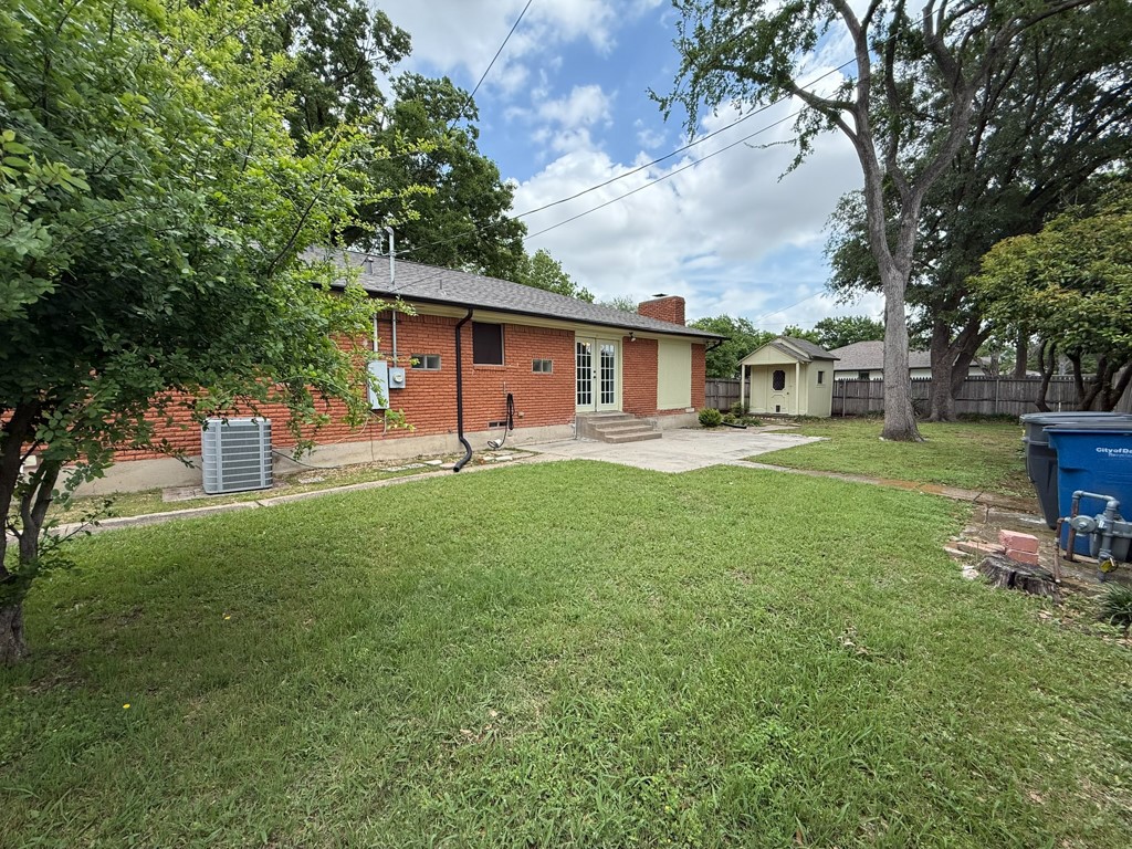 2424 Dorrington Drive Dallas TX 75228