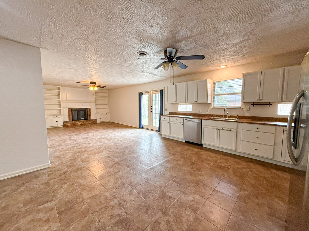 2424 Dorrington Drive Dallas TX 75228