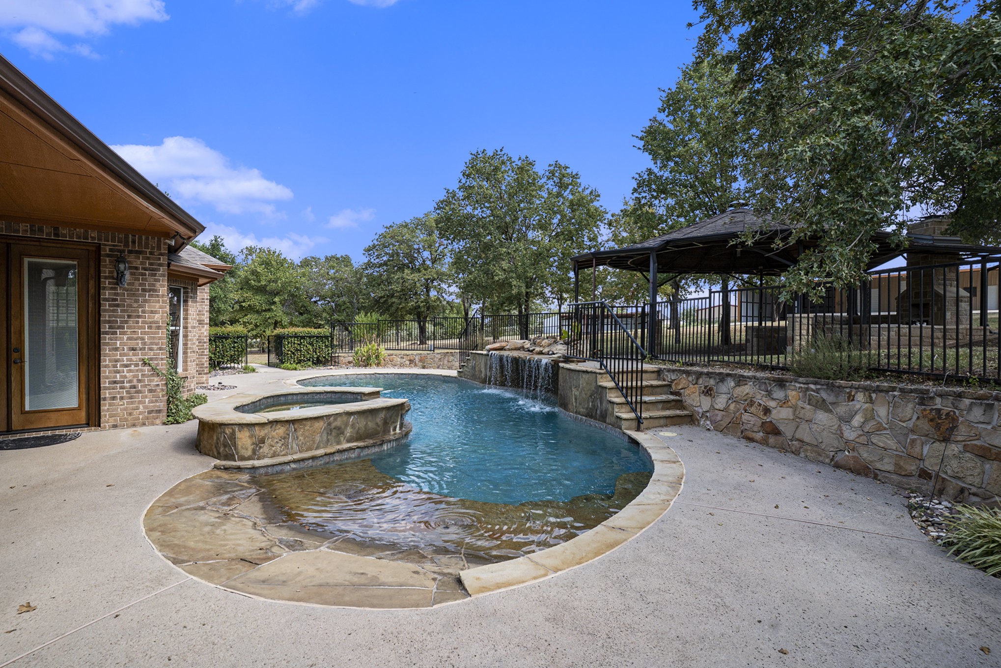 112 Bonita Drive Springtown TX 76082