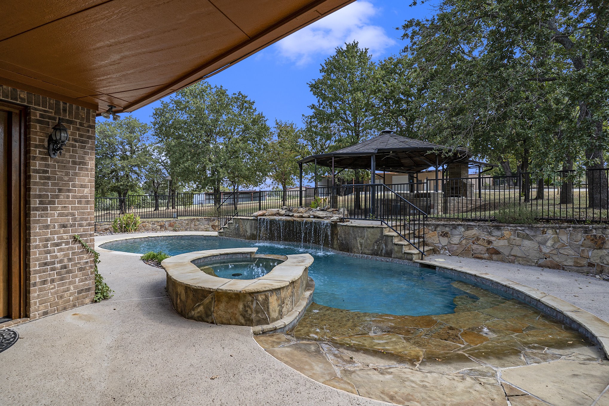 112 Bonita Drive Springtown TX 76082