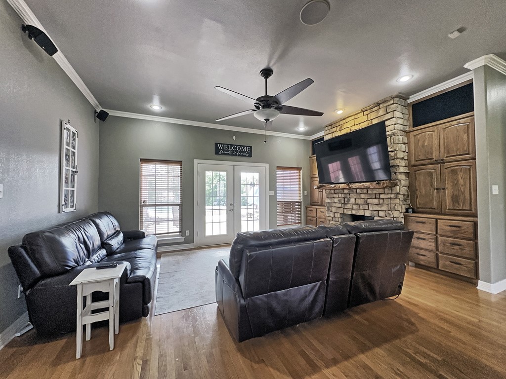 912 Van Winkle Circle Athens TX 75751