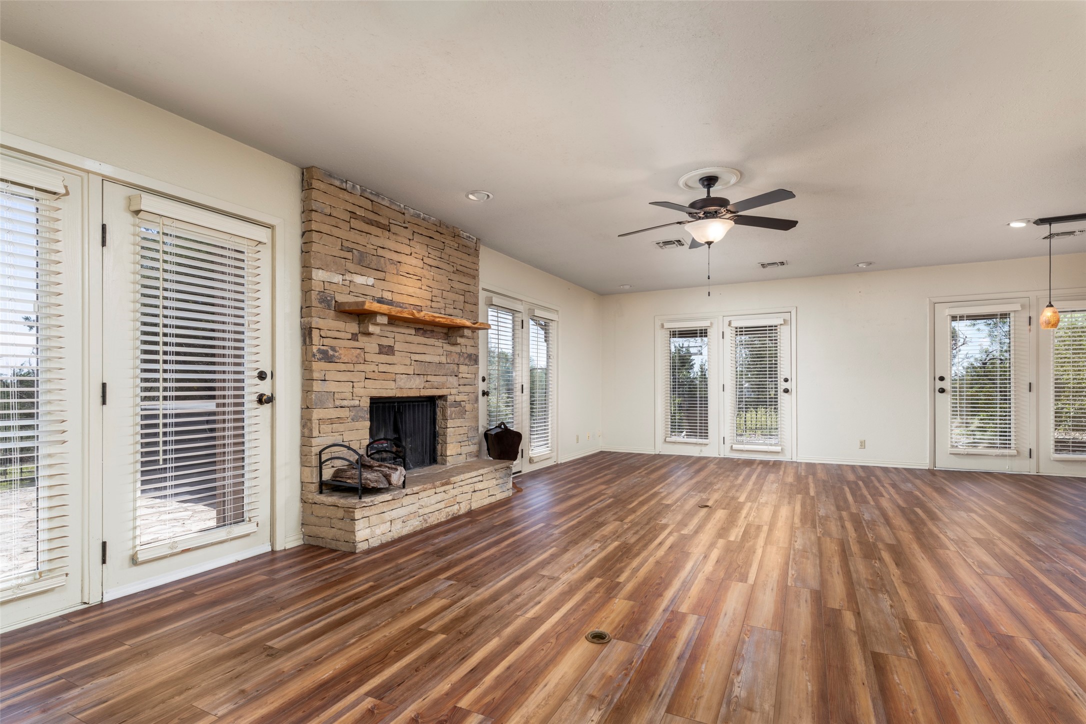 4918 Sonterra Court Granbury TX 76049