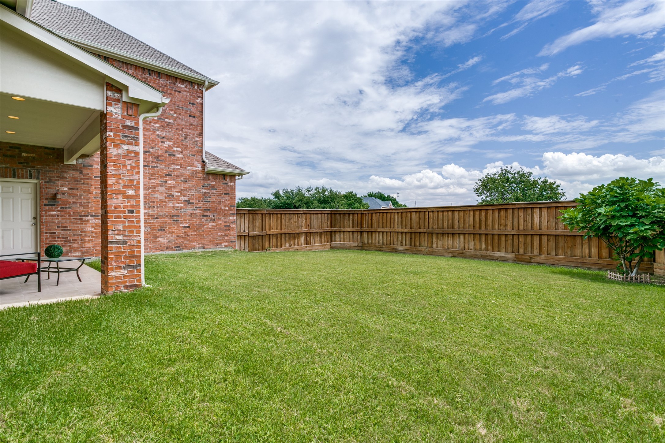 869 Winchester Drive Lewisville TX 75056