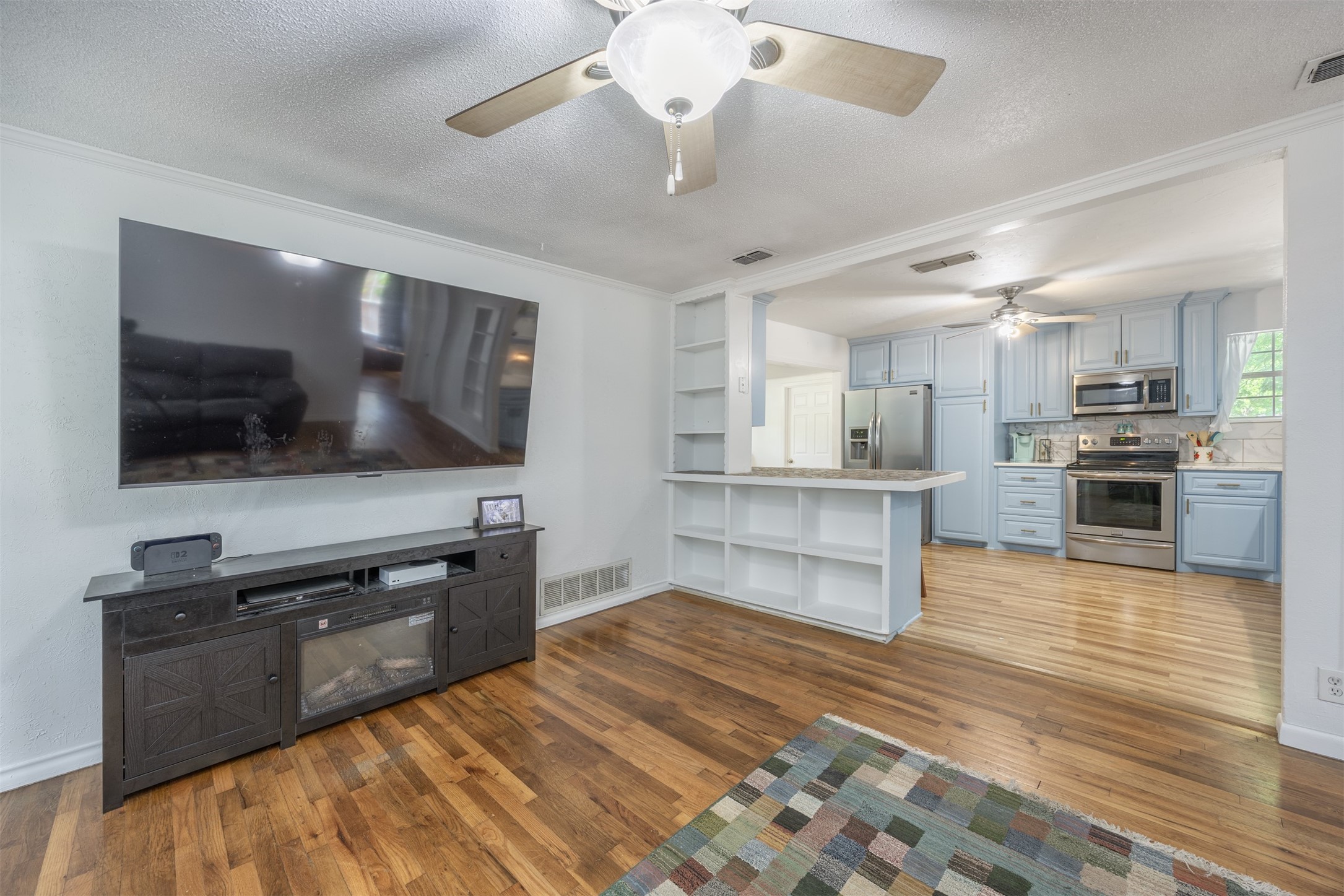2042 Avon Drive Denison TX 75020