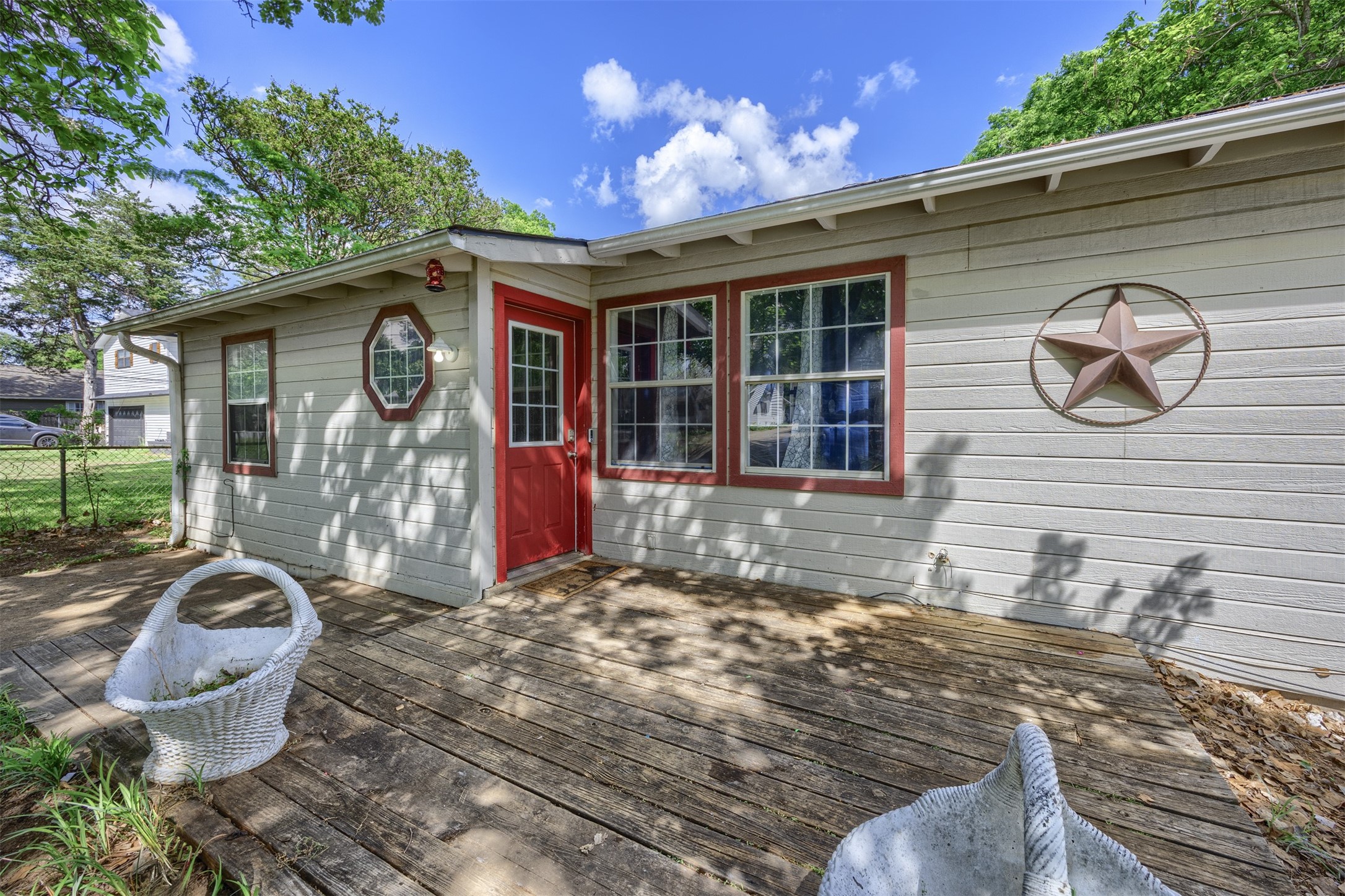 2042 Avon Drive Denison TX 75020
