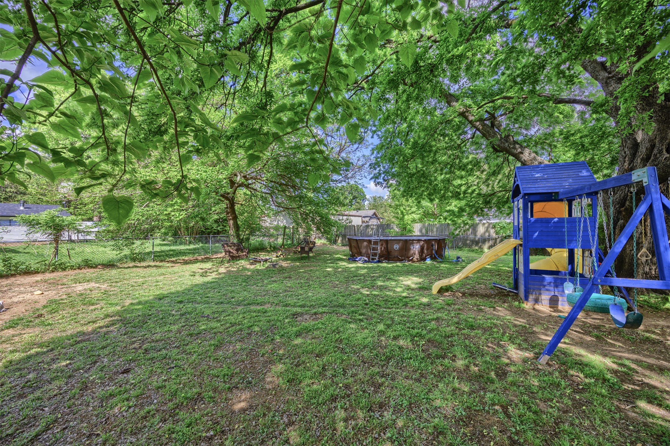 2042 Avon Drive Denison TX 75020