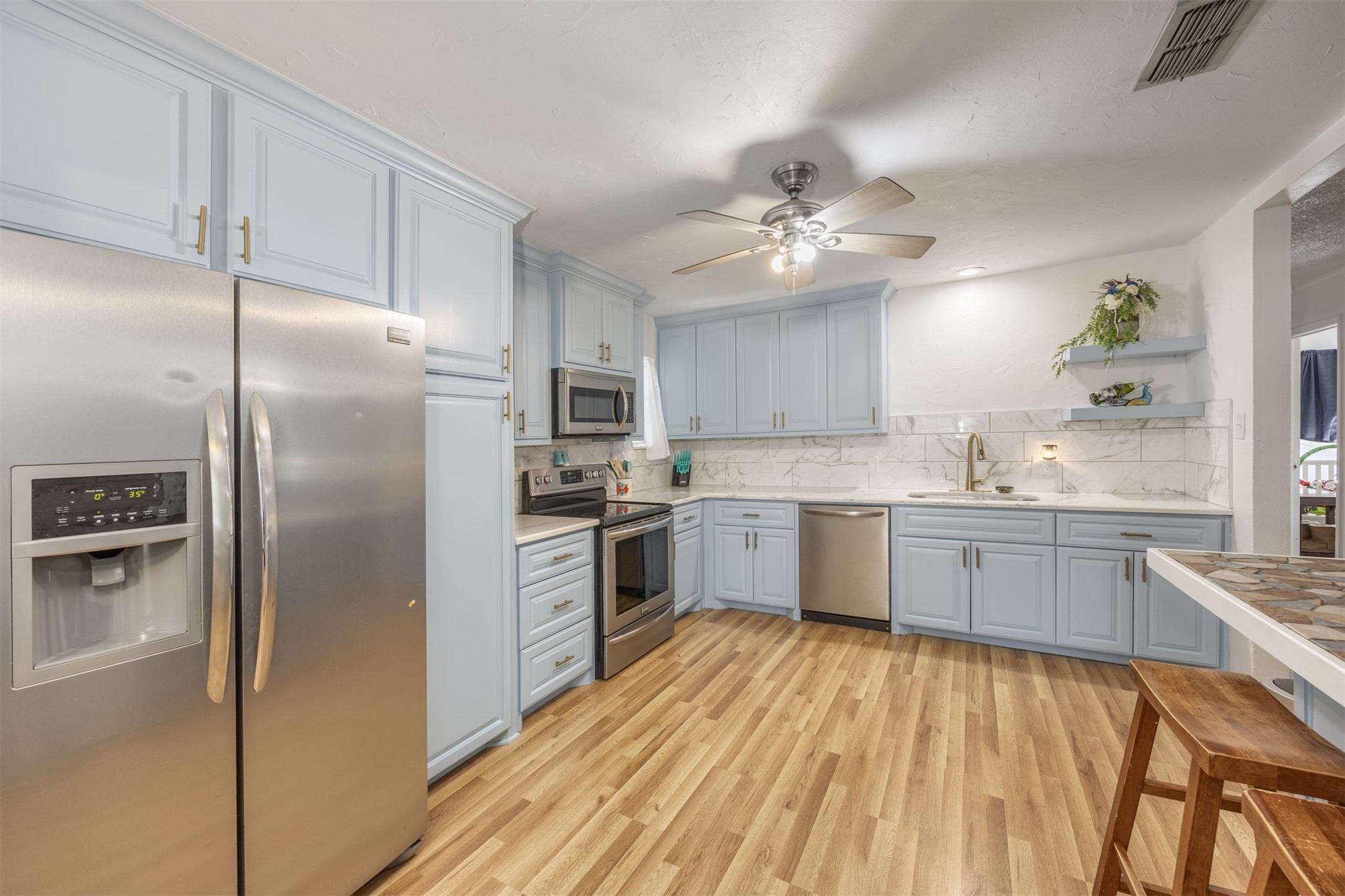 2042 Avon Drive Denison TX 75020