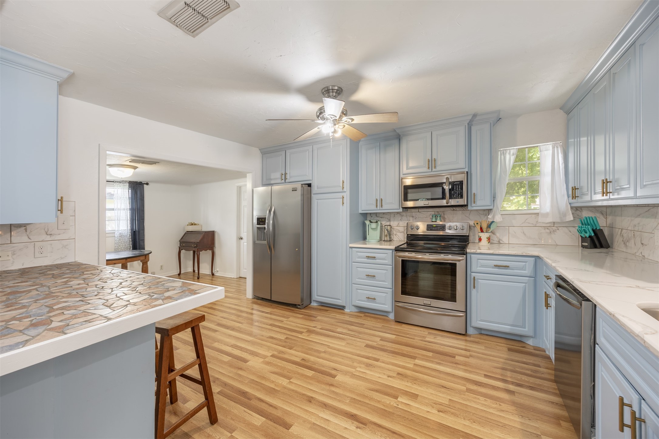 2042 Avon Drive Denison TX 75020