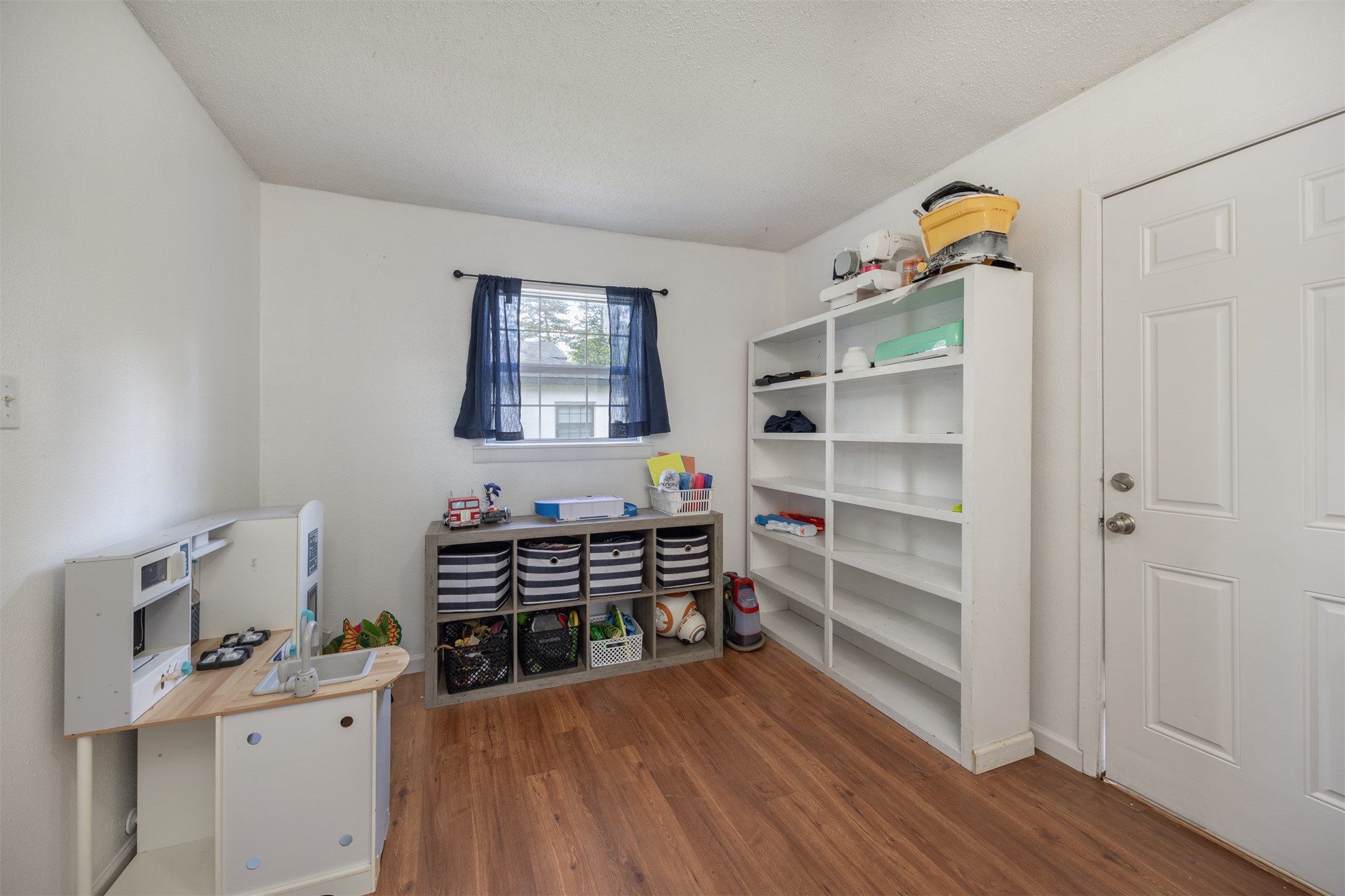 2042 Avon Drive Denison TX 75020