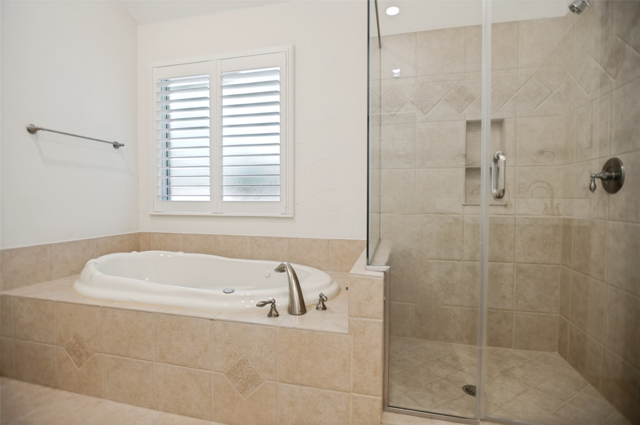 3624 Chateaux Lane Hurst TX 76054
