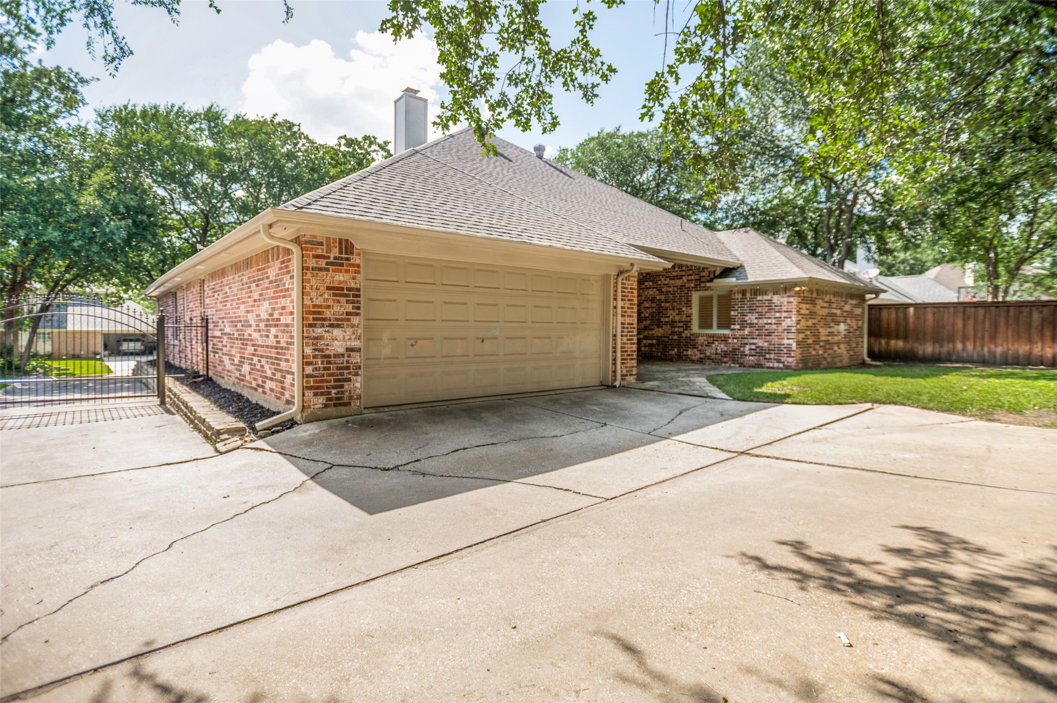 3624 Chateaux Lane Hurst TX 76054