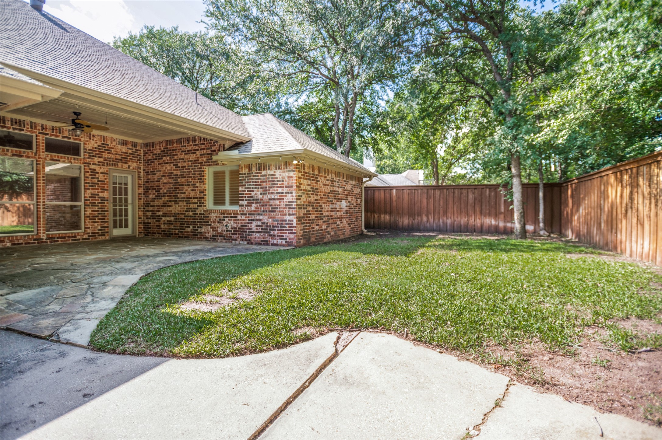 3624 Chateaux Lane Hurst TX 76054