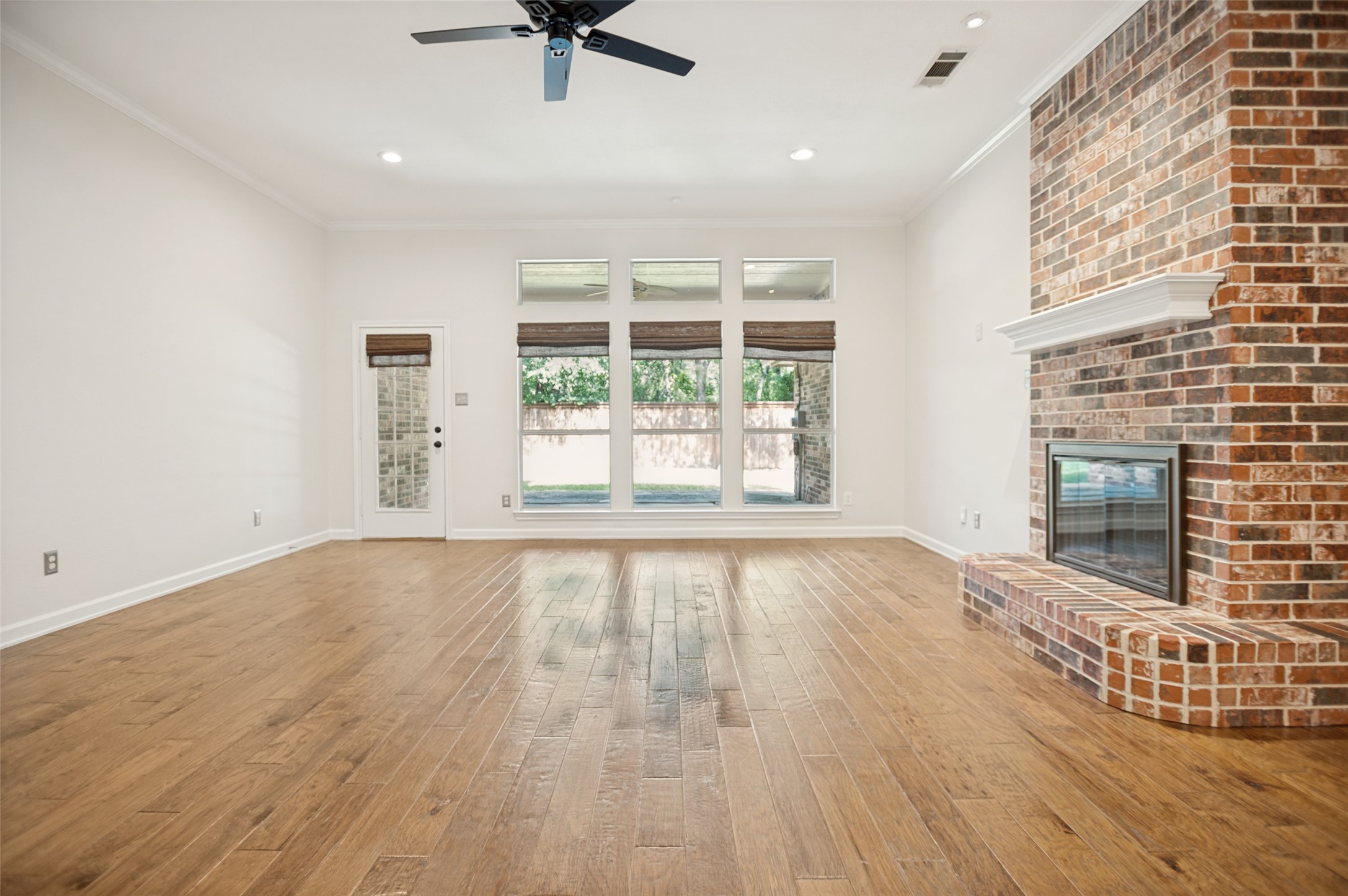 3624 Chateaux Lane Hurst TX 76054