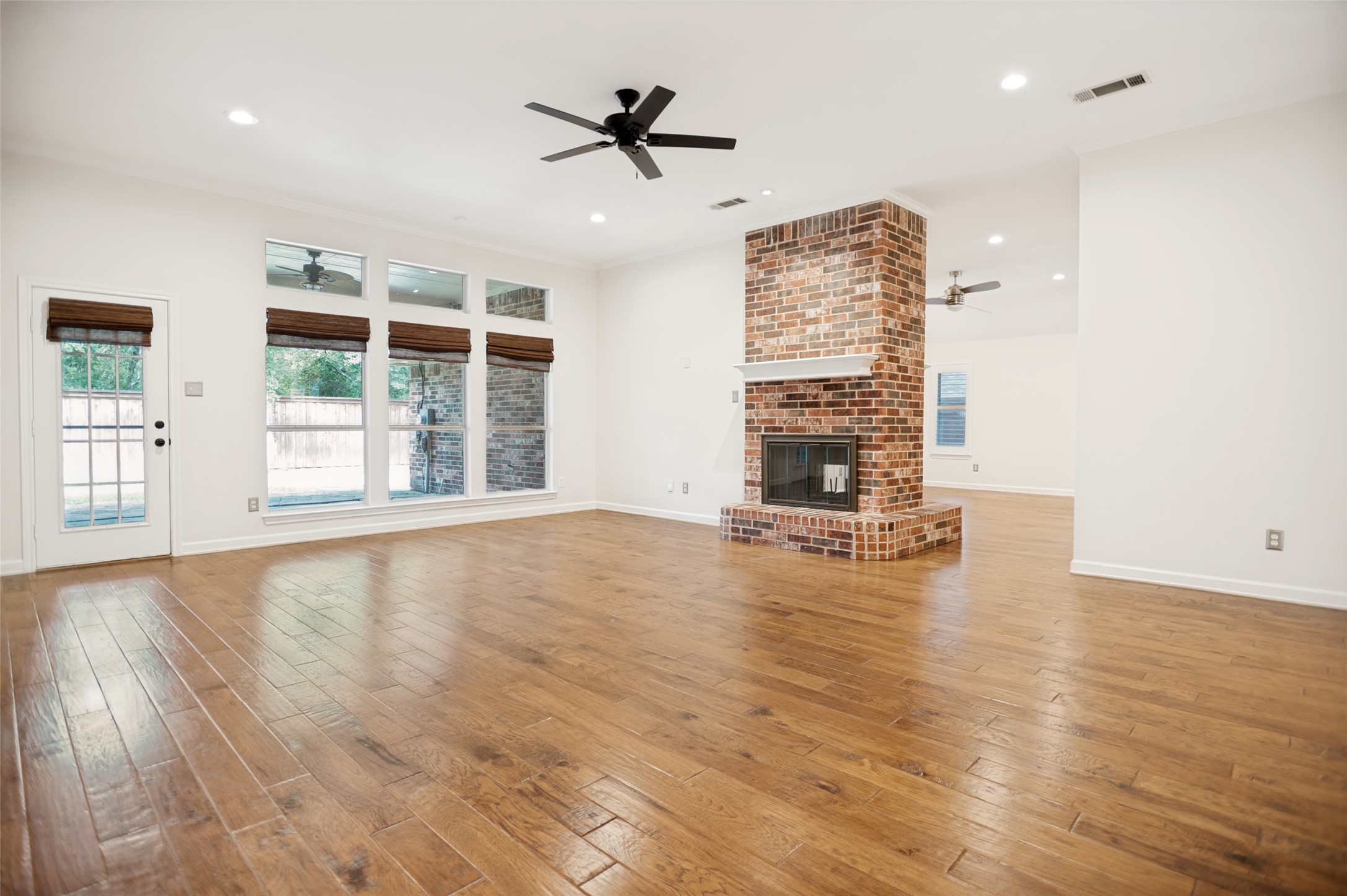 3624 Chateaux Lane Hurst TX 76054