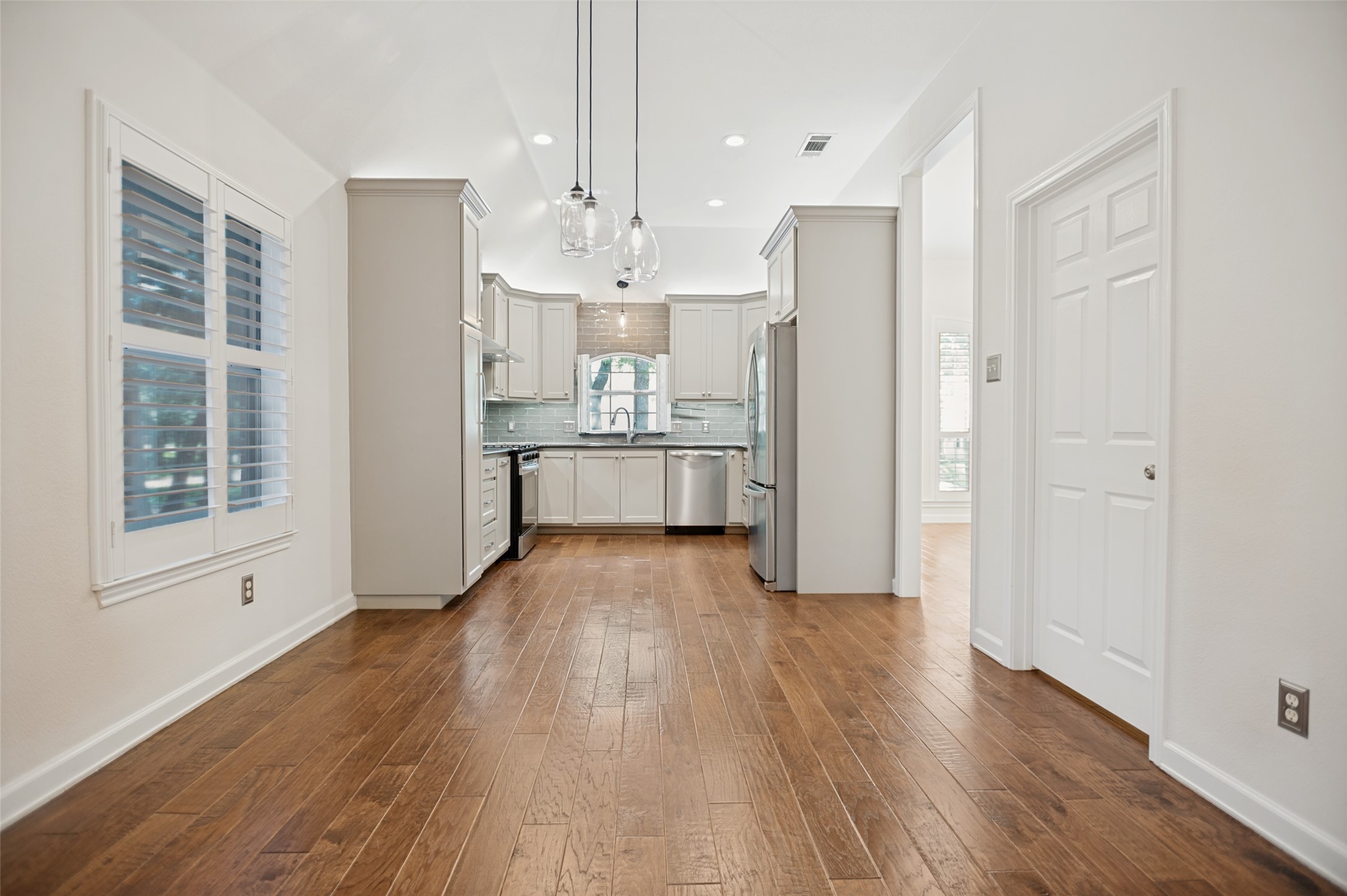3624 Chateaux Lane Hurst TX 76054