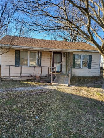 1206 Jefferson Street Bowie TX 76230