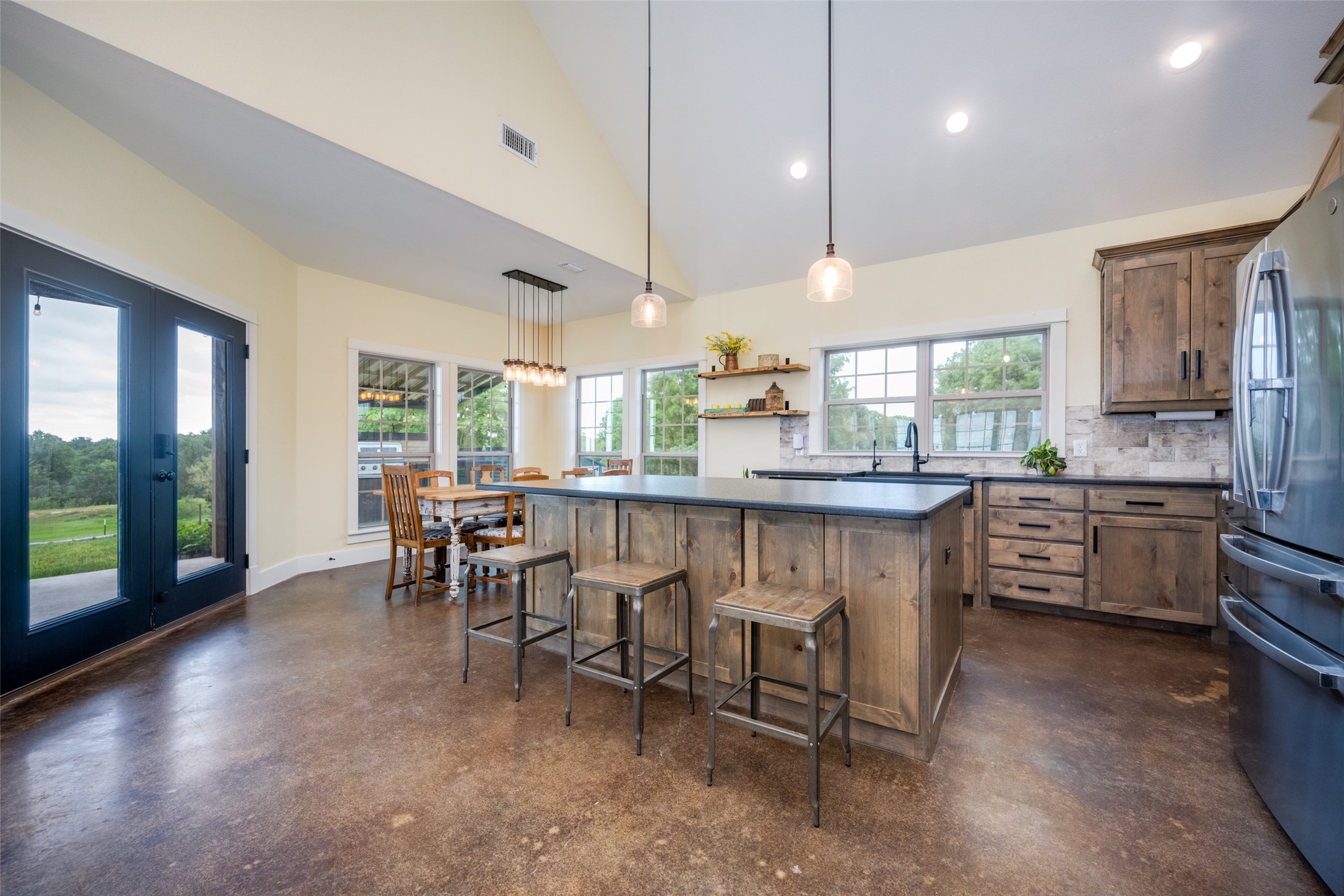 1458 Jim Harry Loop Sunset TX 76270